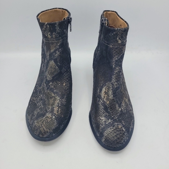 Vionic Kamryn Boa Print Waterproof Leather Booties Pewter Gold Silver Black SZ 6 - Picture 11 of 14